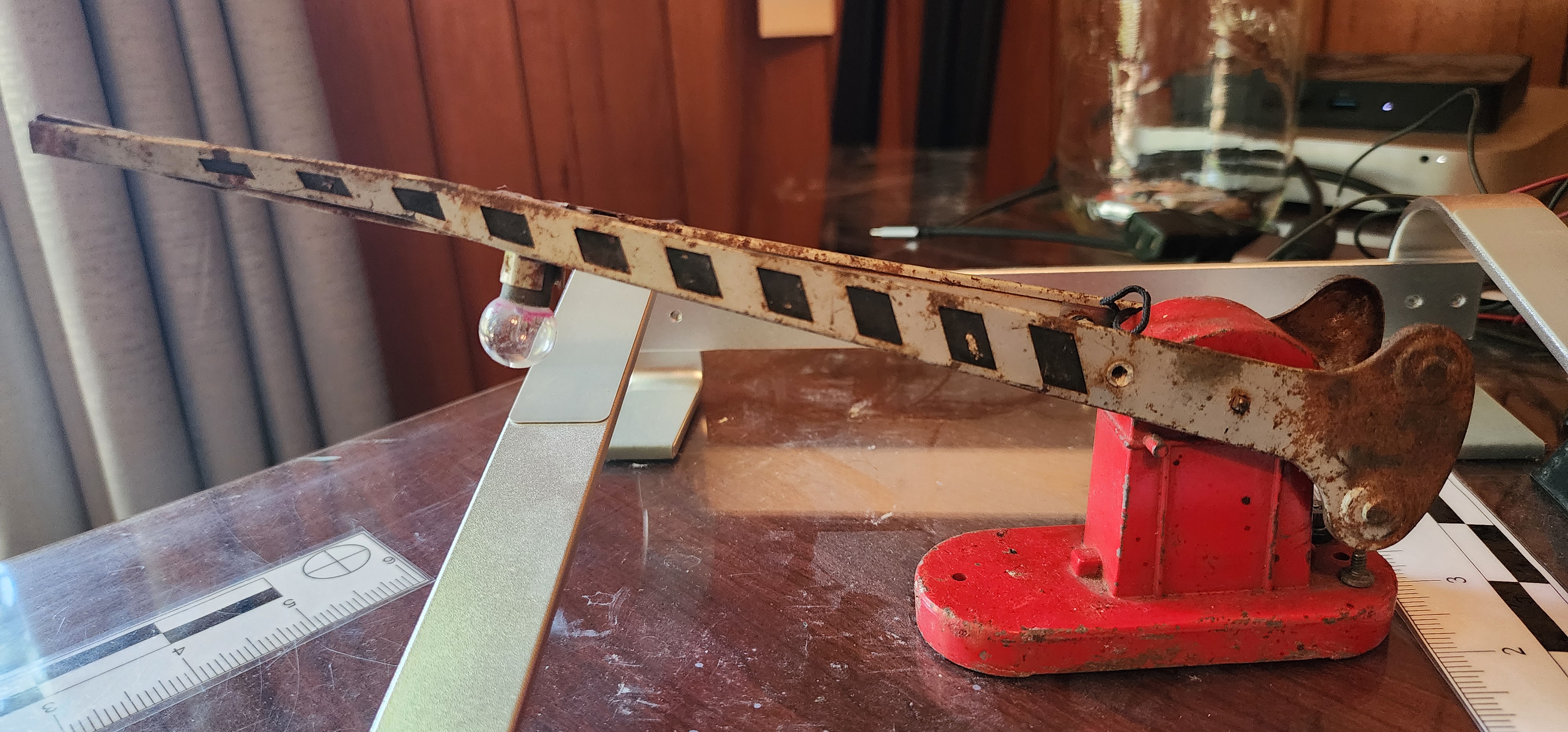 Vintage Lionel No. 78 Automatic Crossing Gate